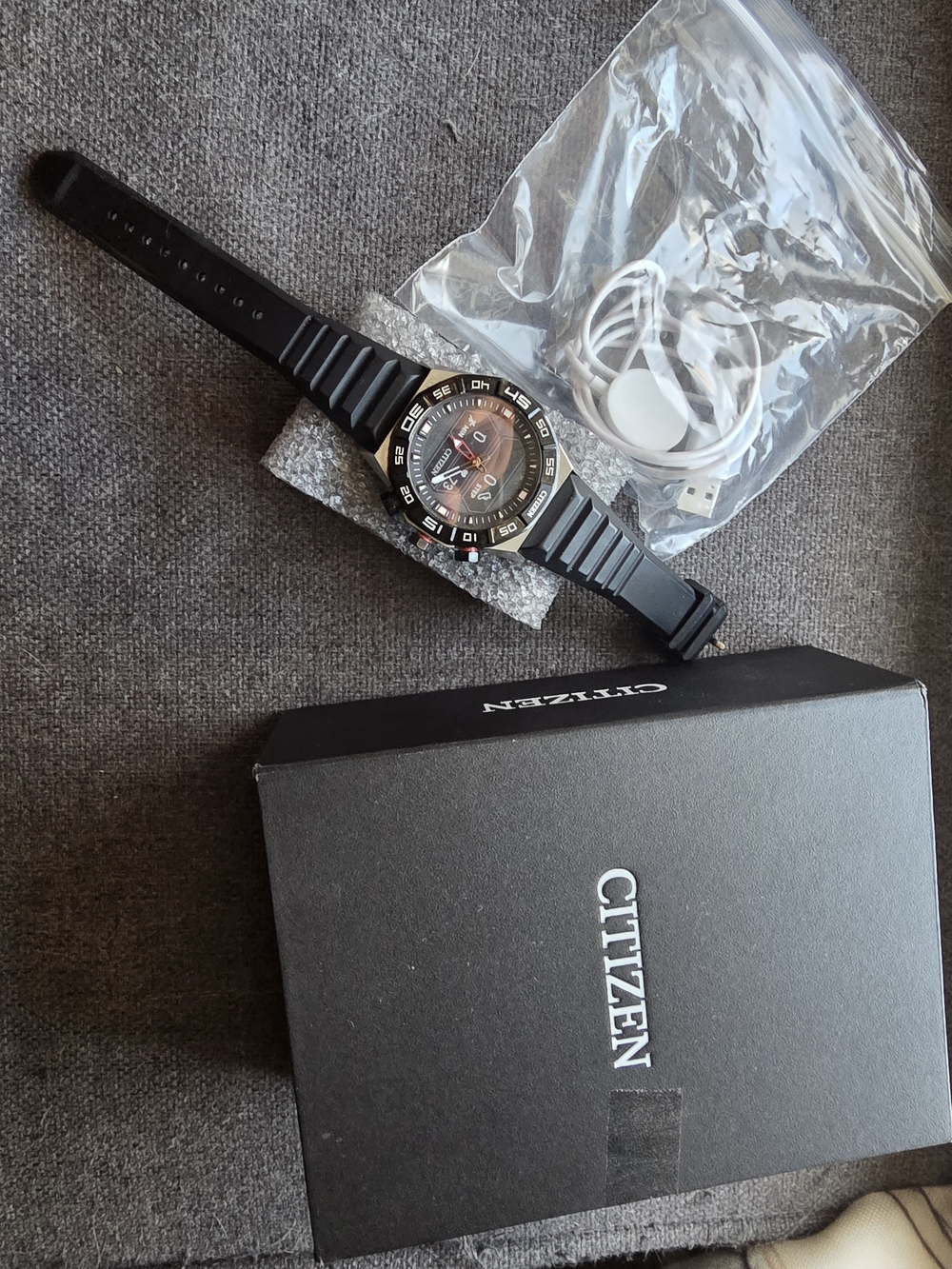 Citizen CZ Smart PQ2 Hybrid Smartwatch , YouQ Wellness, Silicone band .